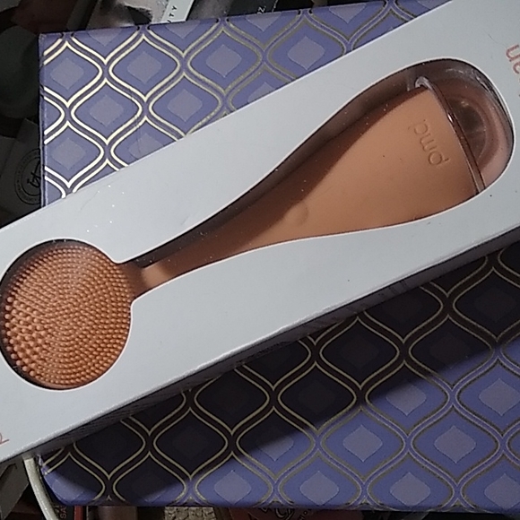 PMD CLEAN SMART FACIAL CLEANSING DEVICE - Picture 3 of 4